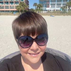 Meet your Posher, Christine